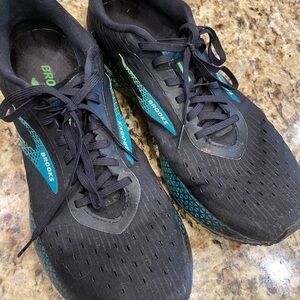 Brooks Men's Black and Blue Athletic Shoes